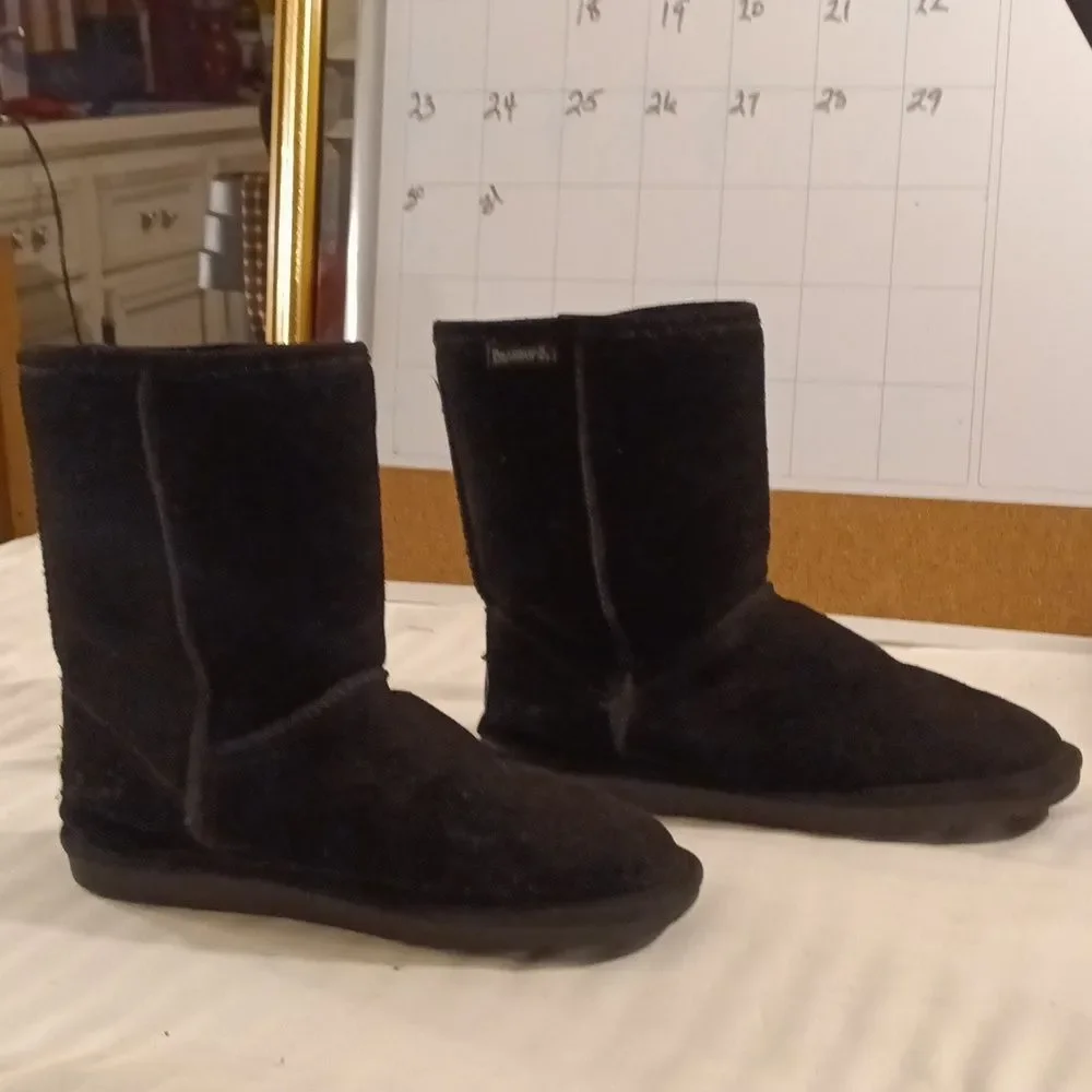 Bear Paw Women's Emma Black Short Suede Leather Boots Sz 9